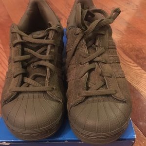 Adidas SuperStar aka Shell Tops